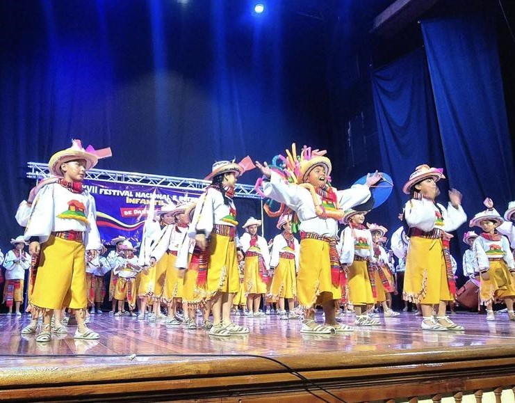 COLECTIVO ARTISTICO CHAMPAGNAT EN FESTIVAL INTERNACIONAL DE DANZA