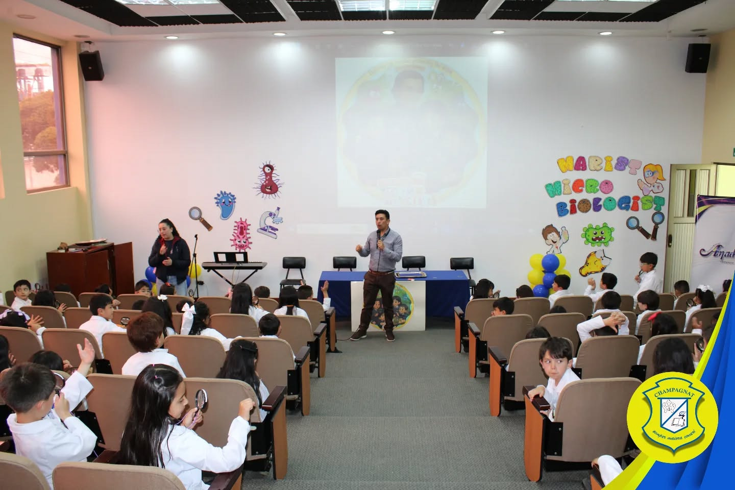 INICIO DEL PROYECTO DE ABP DE GRADO SEGUNDO: MARIST MICROBIOLOGISTS 