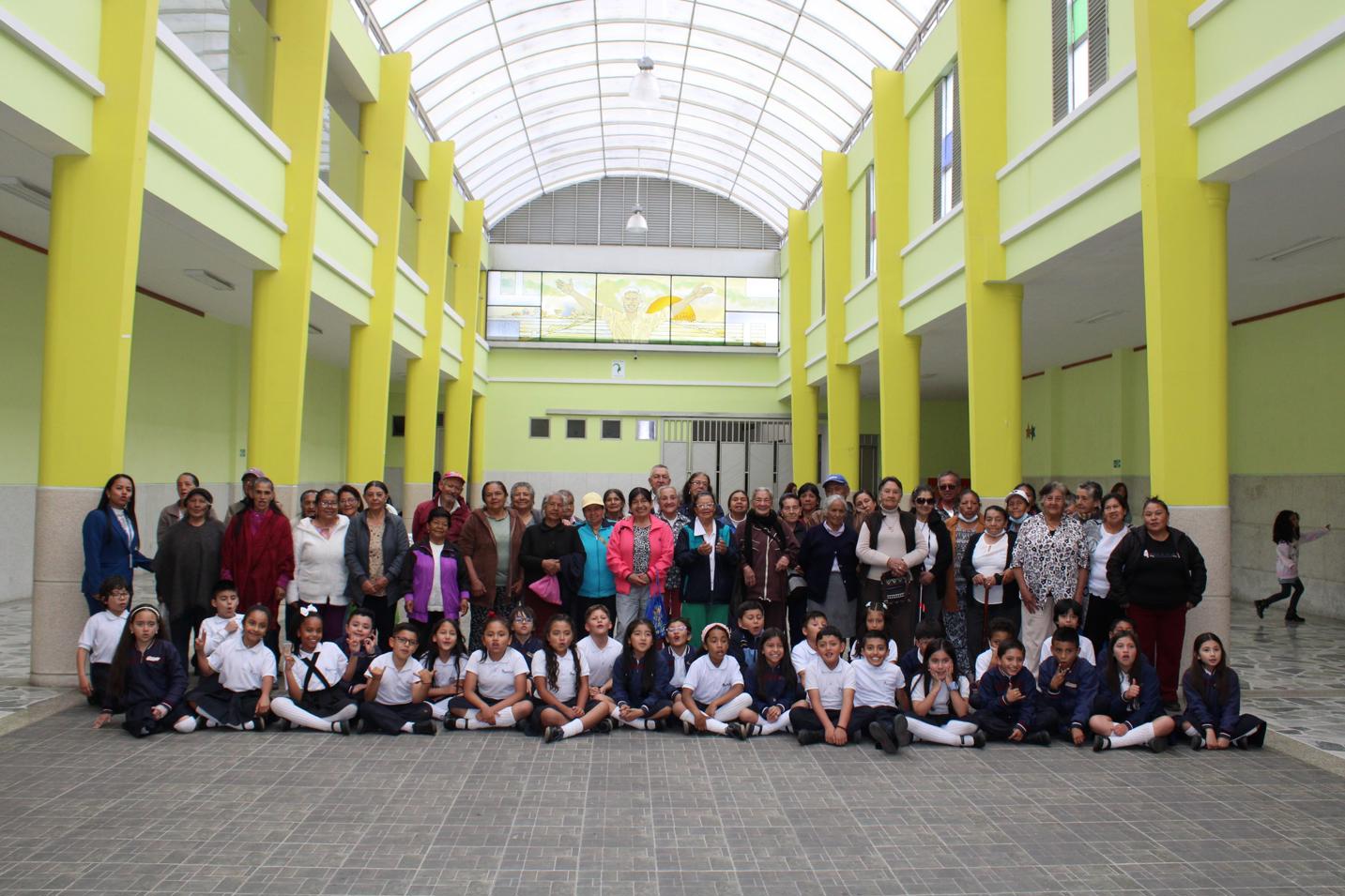 ACTIVIDAD "CUENTA TU CUENTO" DE GRADOS TERCEROS CON LOS ADULTOS MAYORES DE LA PARROQUIA DE SANTIAGO