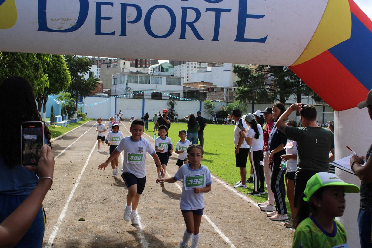 FIESTAS INSTITUCIONALES 2024 - CARRERA ATLETICA - FESTIVAL GASTRONÓMICO, GALA MUSICAL Y BINGO MARISTA